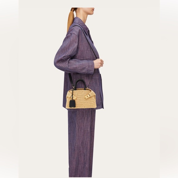 Ferragamo Hug Bag XS - Picture 7 of 15